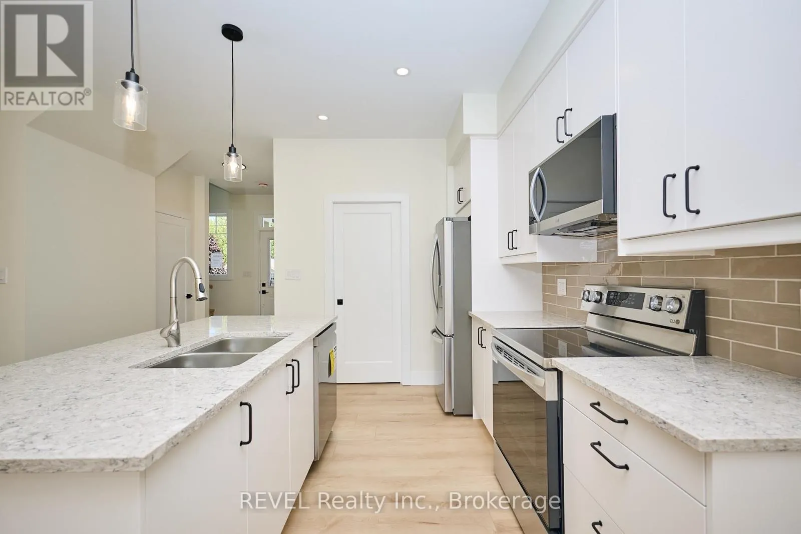 UPPER UNIT - 4652 BELFAST AVENUE #Upper Unit