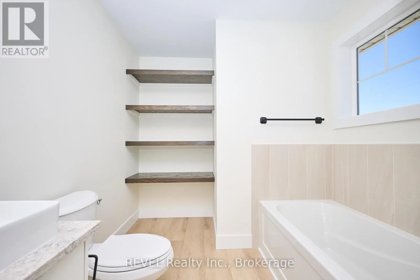 UPPER UNIT - 4652 BELFAST AVENUE #Upper Unit