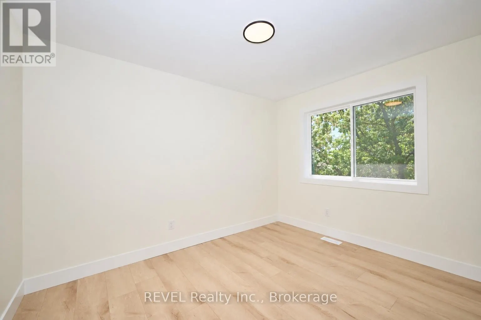 UPPER UNIT - 4652 BELFAST AVENUE #Upper Unit