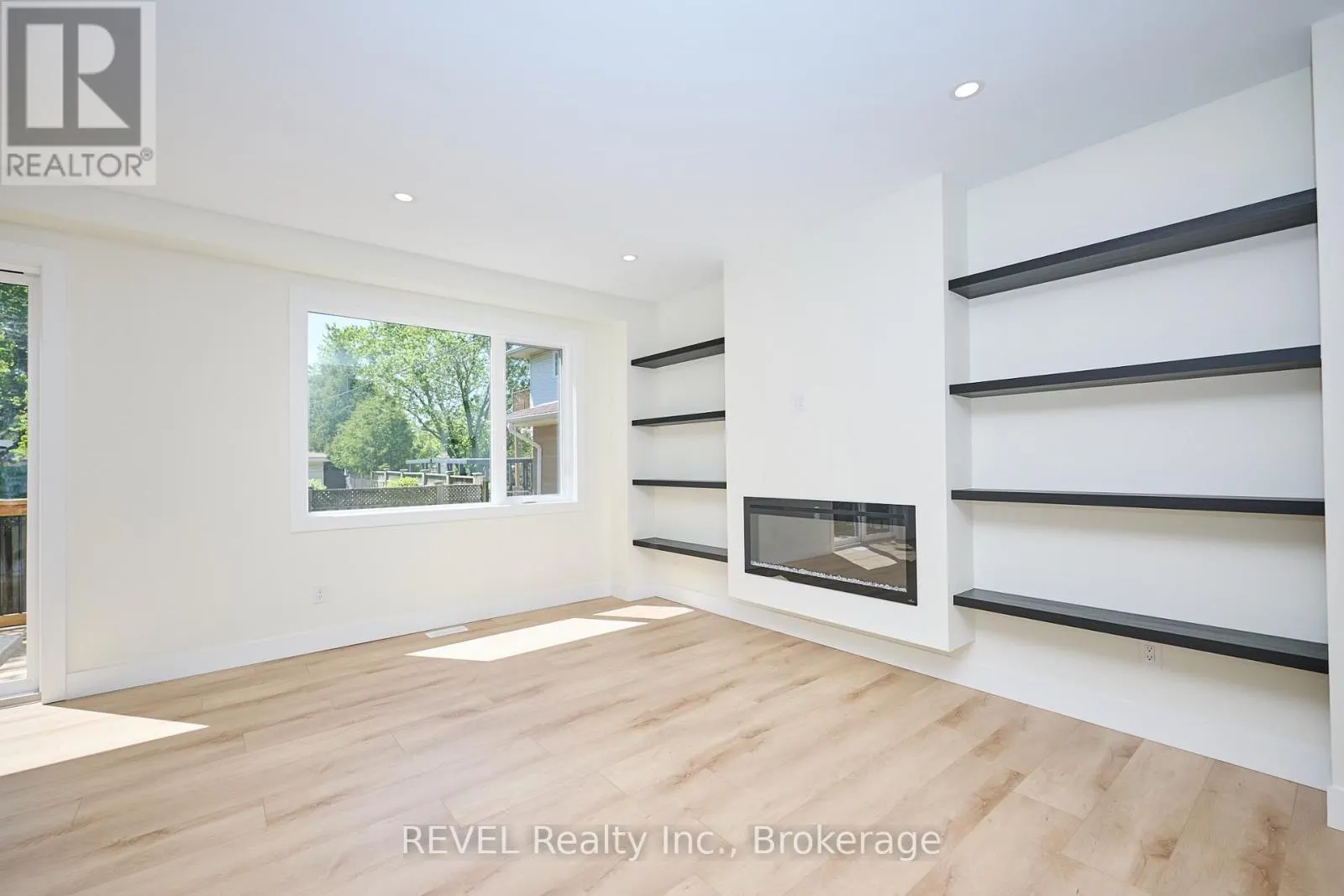 UPPER UNIT - 4652 BELFAST AVENUE #Upper Unit