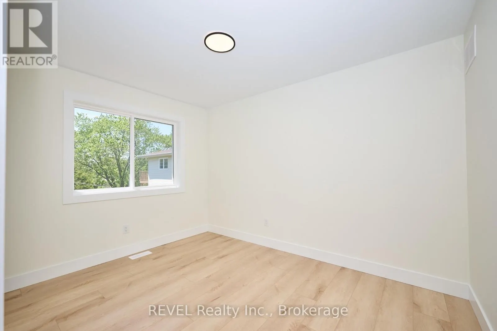 UPPER UNIT - 4652 BELFAST AVENUE #Upper Unit