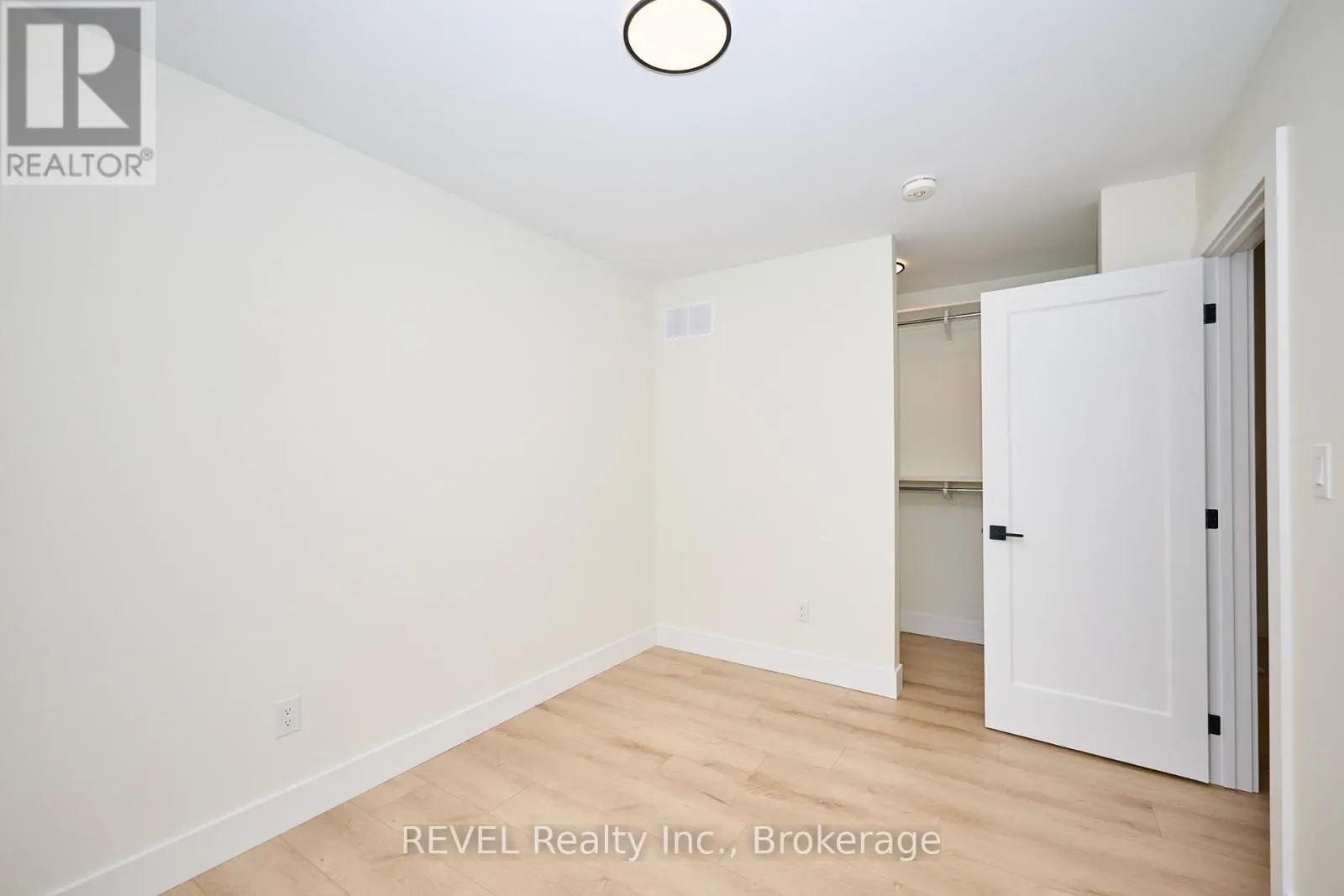 UPPER UNIT - 4652 BELFAST AVENUE #Upper Unit