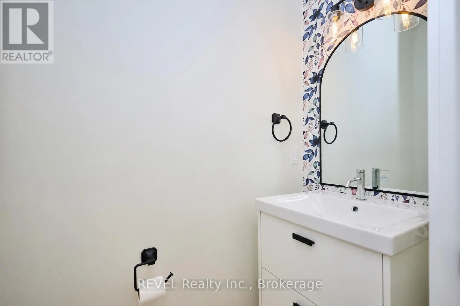 UPPER UNIT - 4652 BELFAST AVENUE #Upper Unit