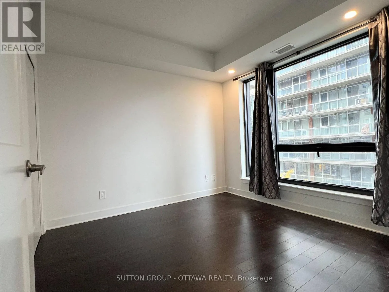 305 - 180 GEORGE STREET