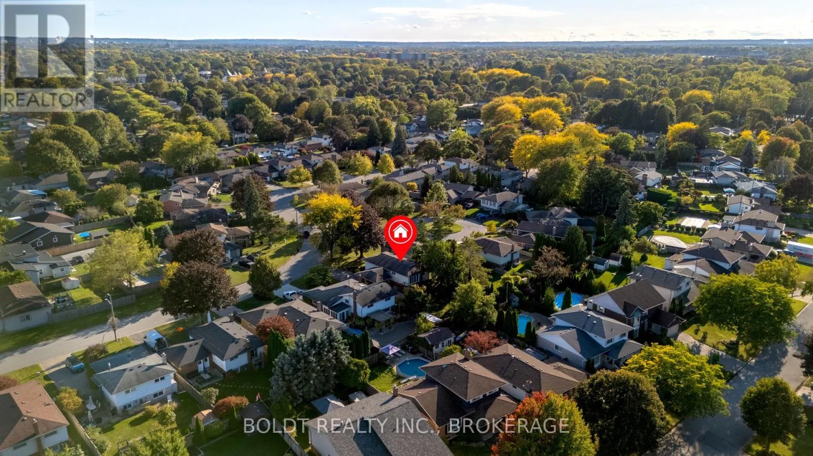 12 BAYSHORE CRESCENT