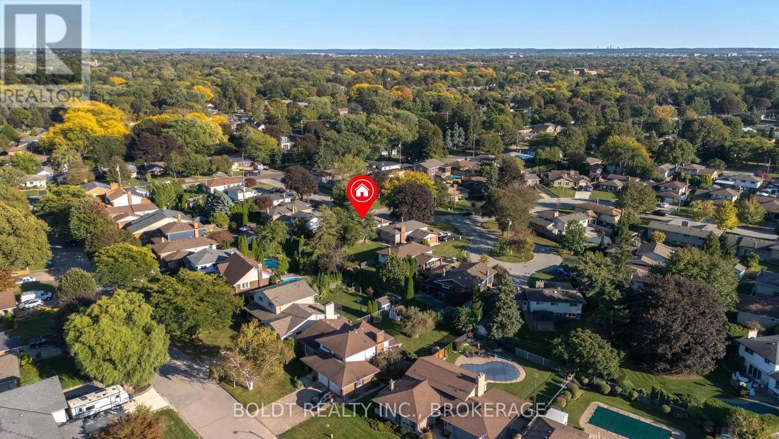 12 BAYSHORE CRESCENT