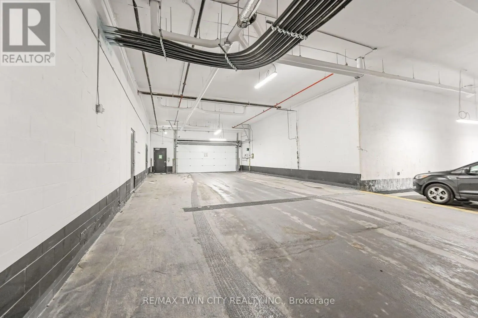 610 - 55 DUKE STREET W