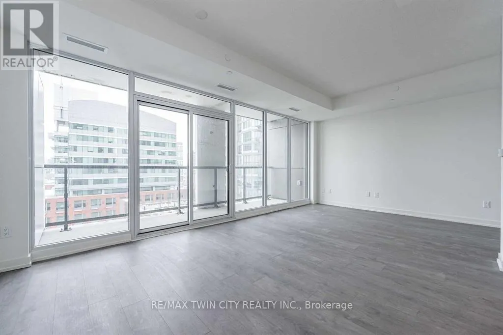 610 - 55 DUKE STREET W
