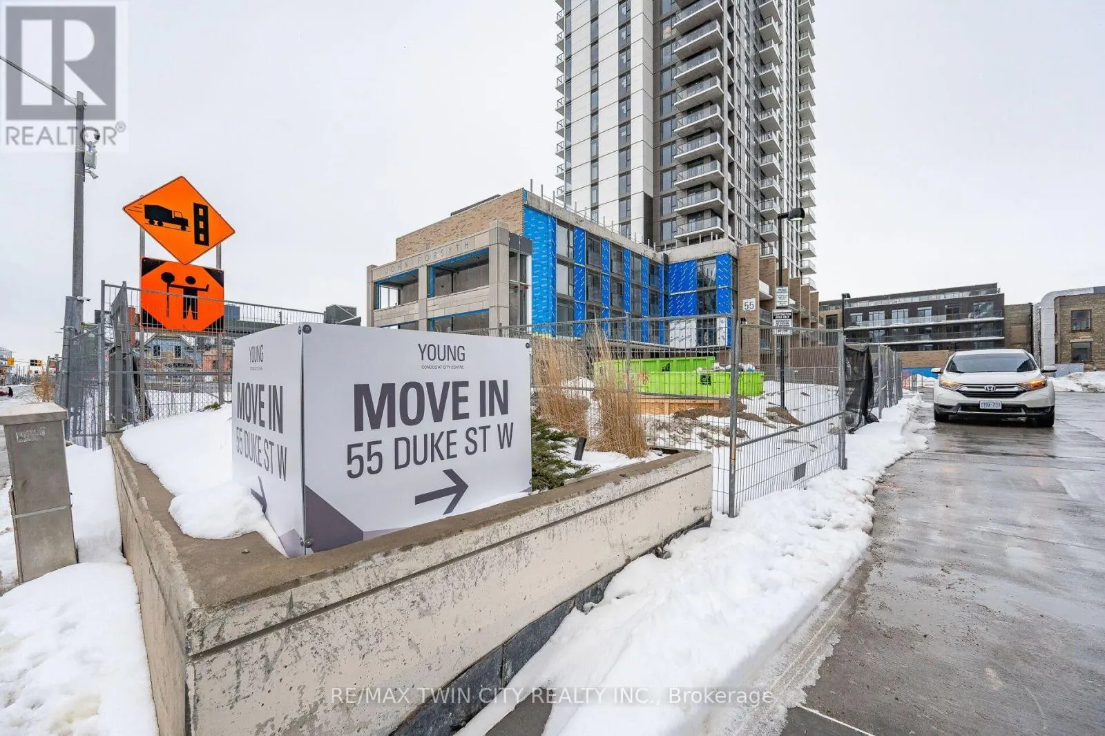 610 - 55 DUKE STREET W