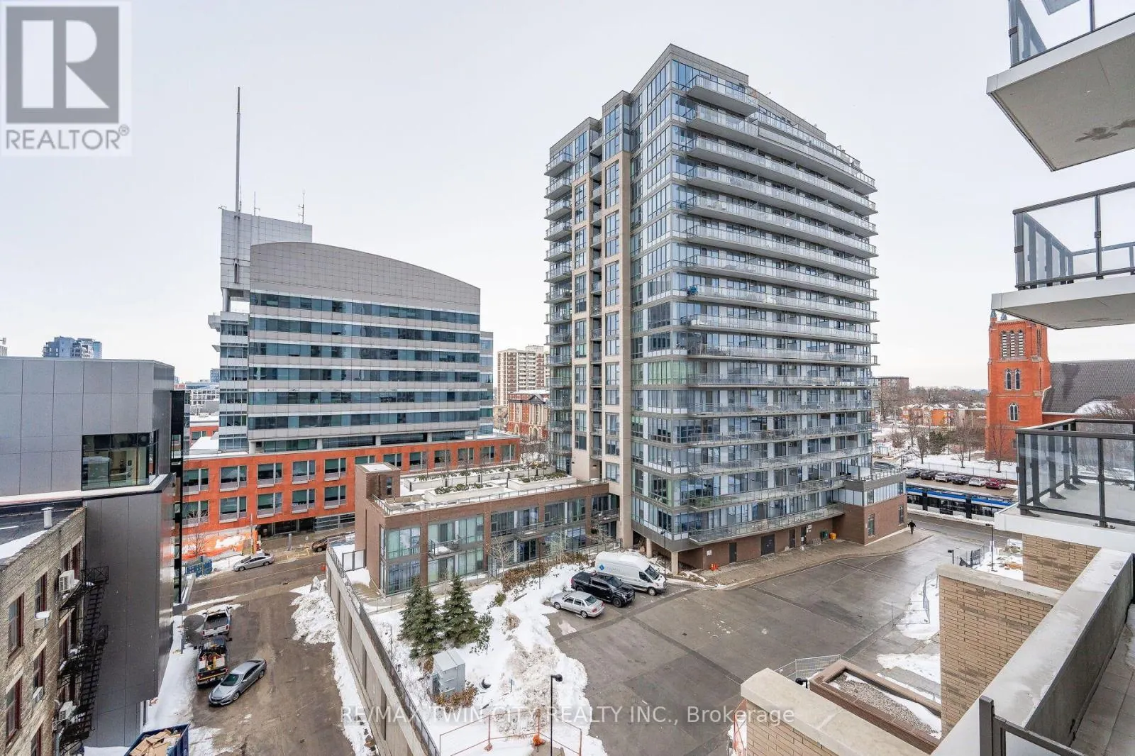 610 - 55 DUKE STREET W