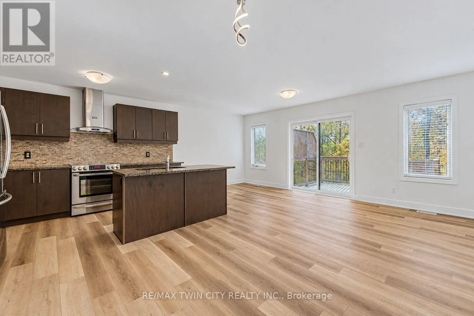 81 WOODEDGE CIRCLE