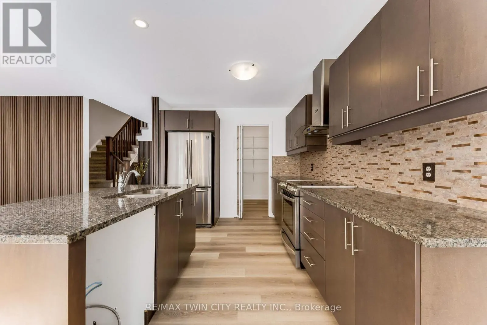 81 WOODEDGE CIRCLE