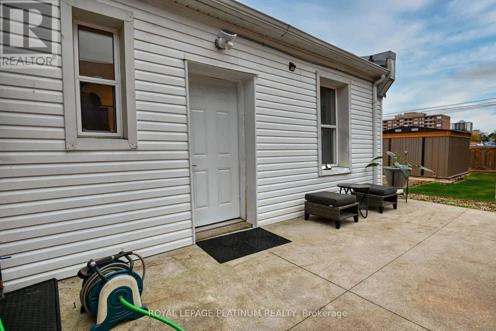 249 WELLINGTON STREET N