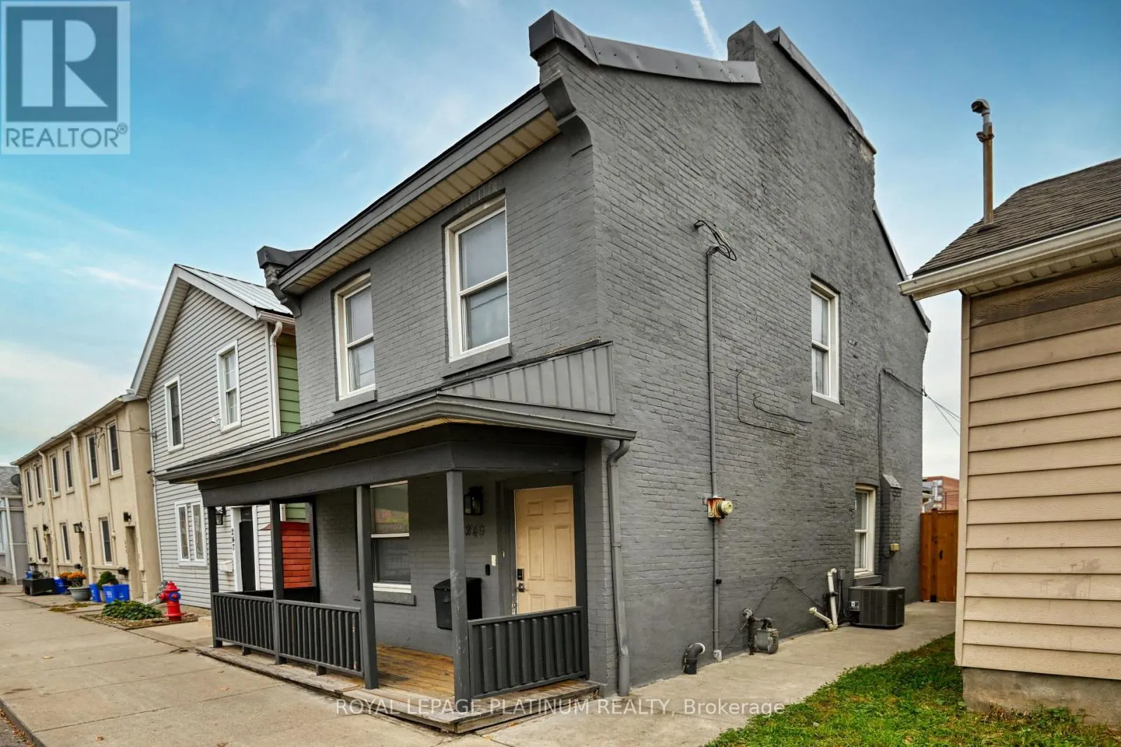 249 WELLINGTON STREET N