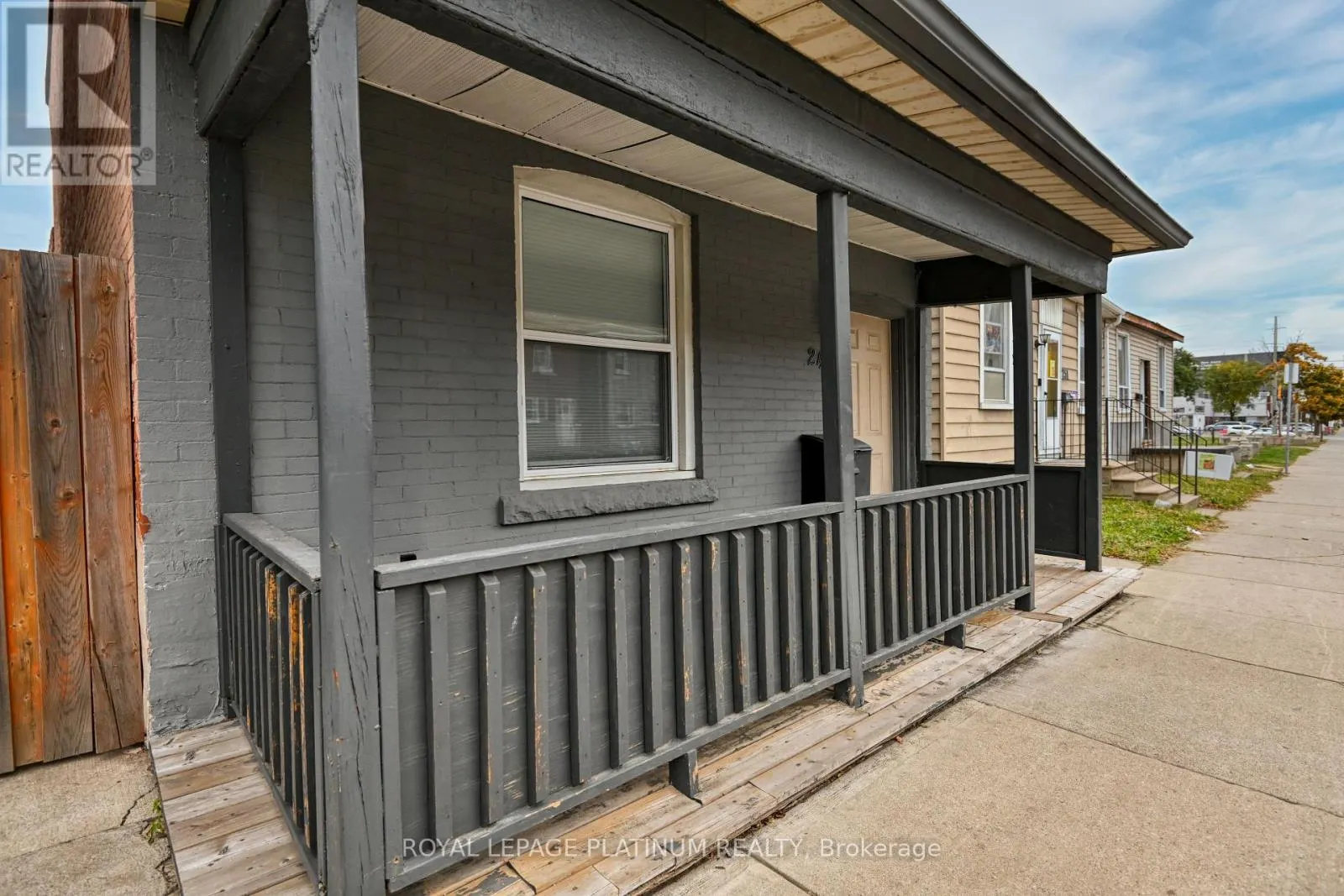 249 WELLINGTON STREET N