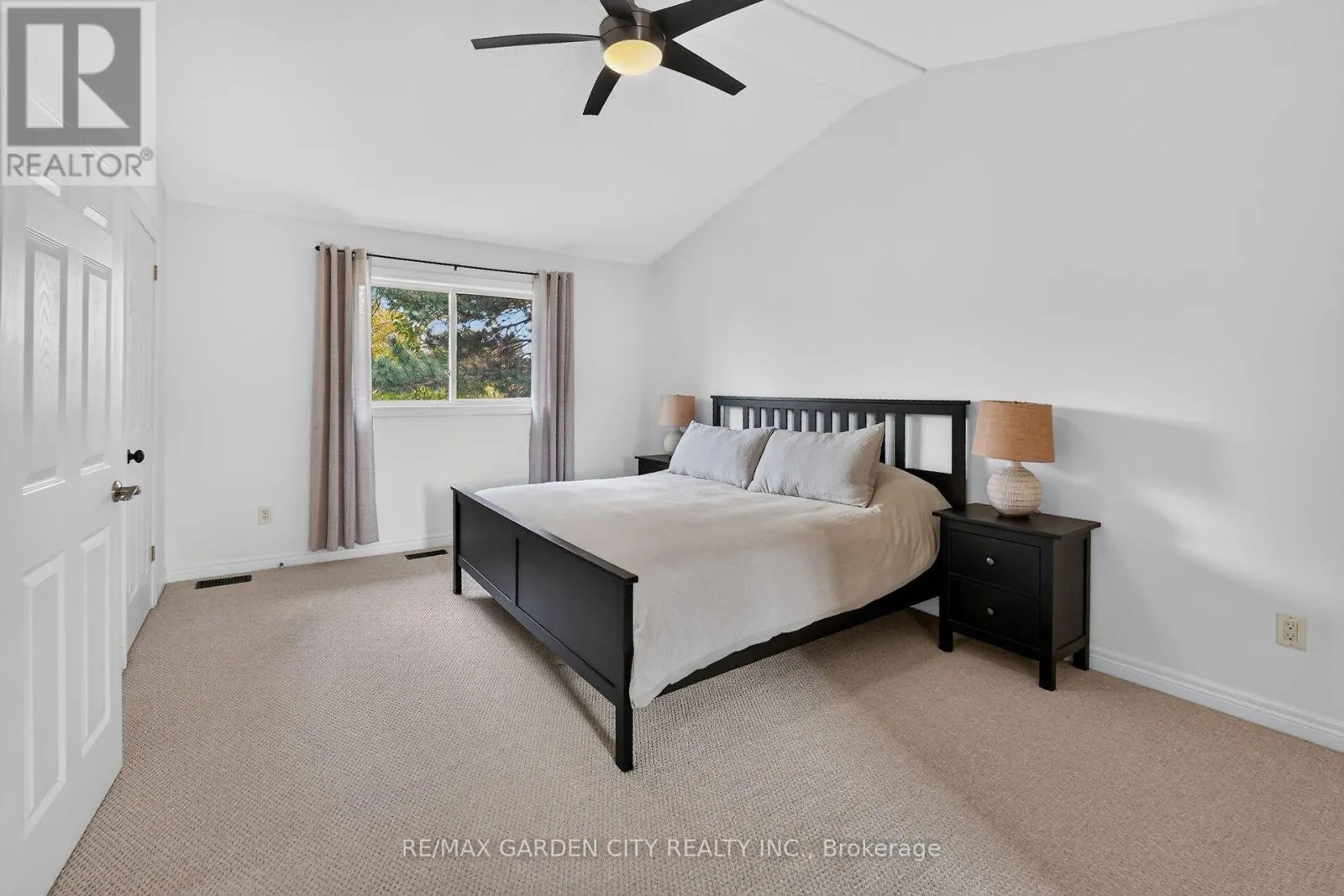 3993 AZALEA CRESCENT