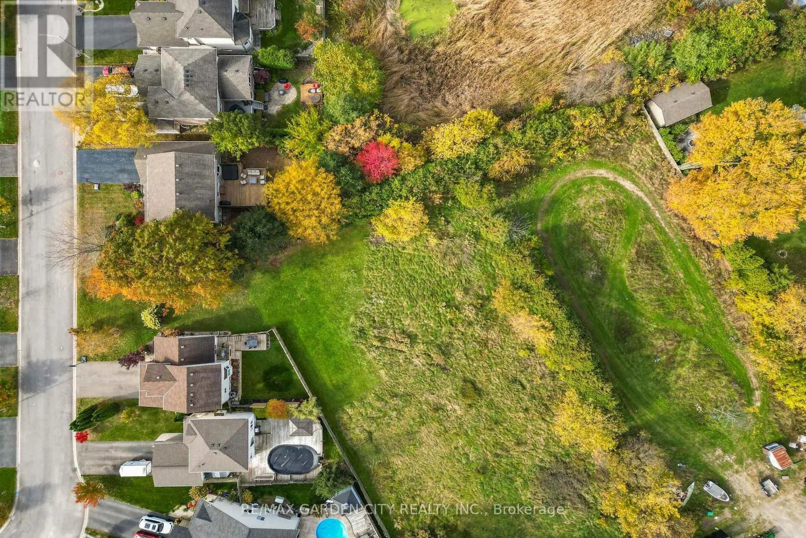 3993 AZALEA CRESCENT