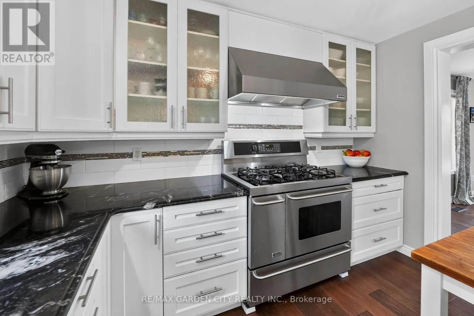 3993 AZALEA CRESCENT