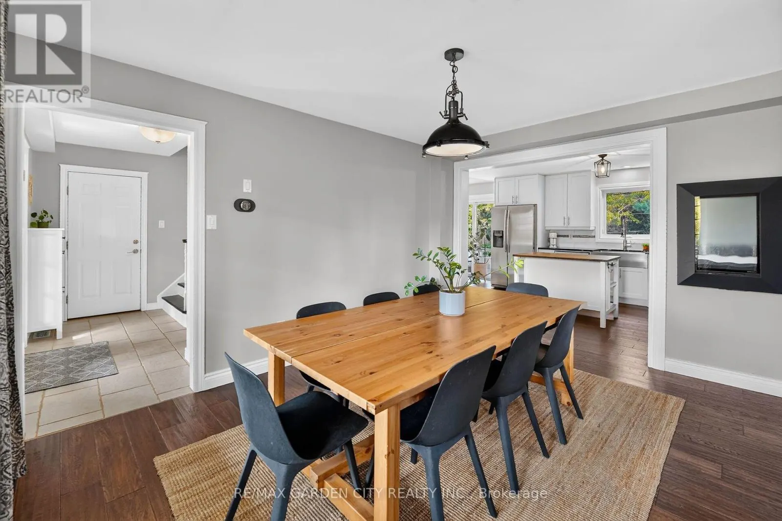3993 AZALEA CRESCENT