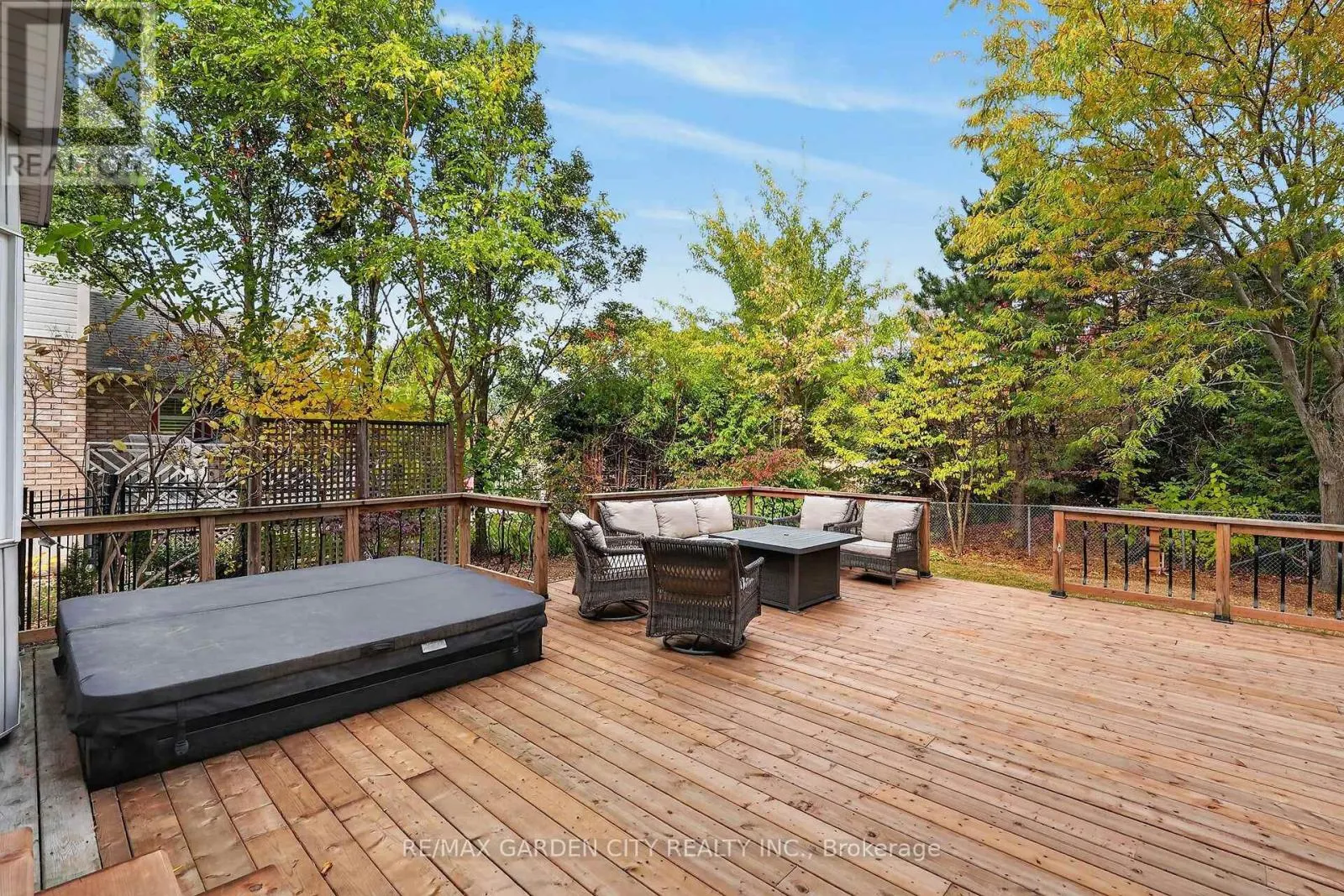 3993 AZALEA CRESCENT