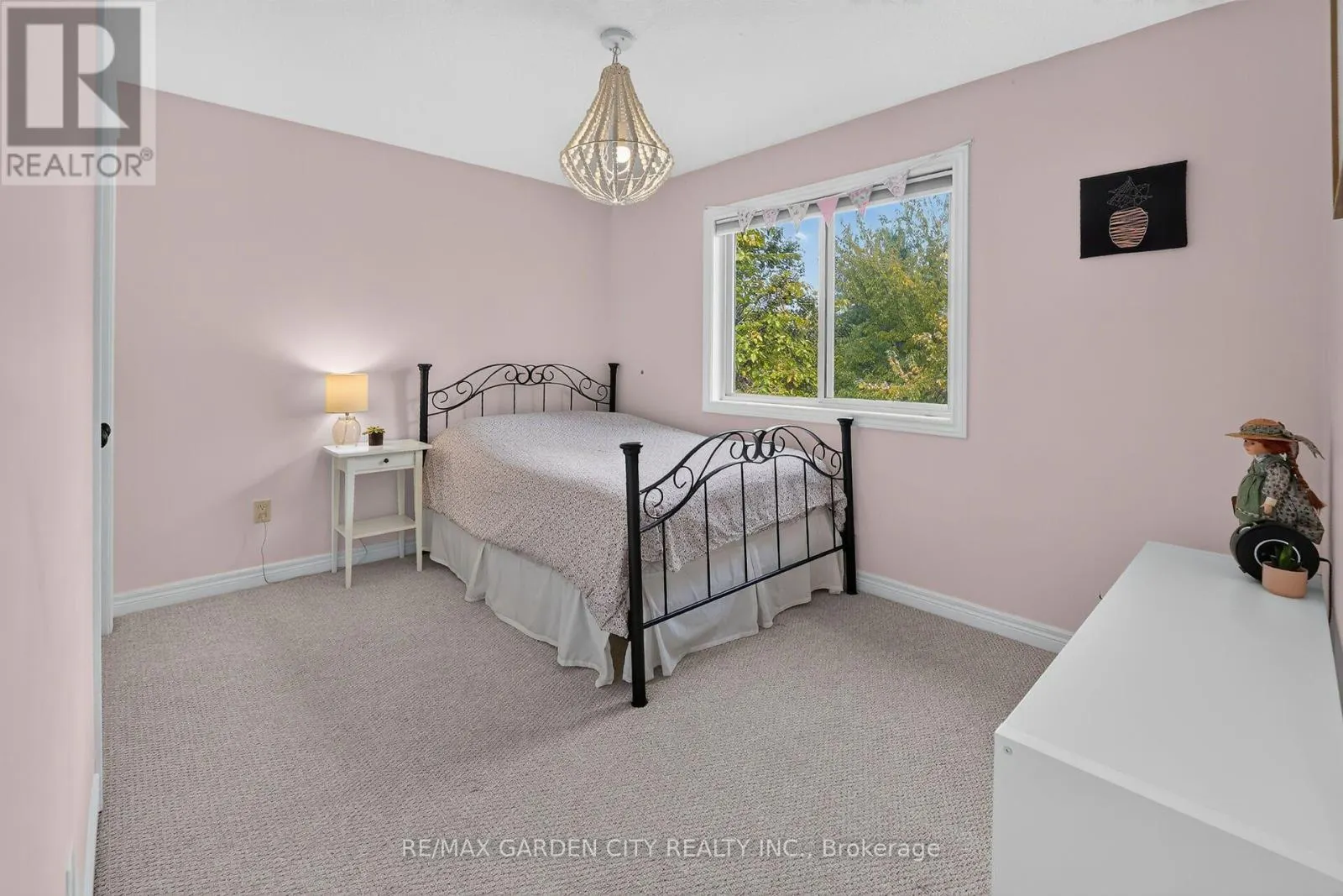 3993 AZALEA CRESCENT