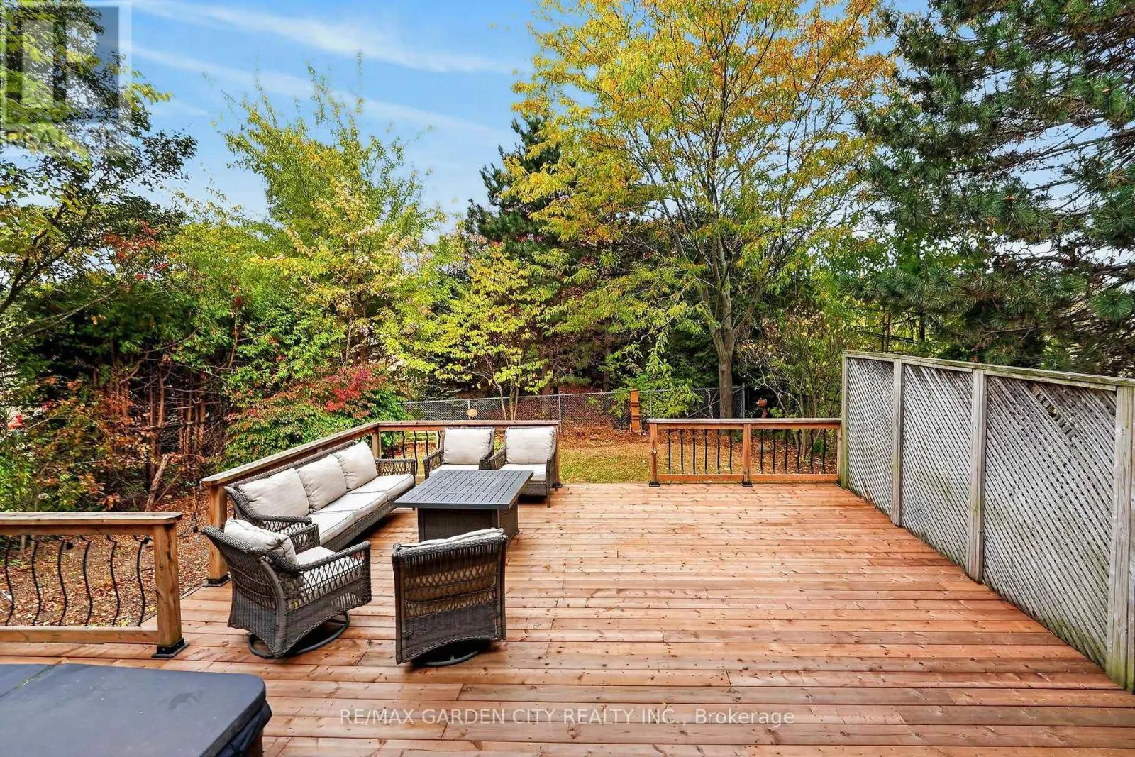 3993 AZALEA CRESCENT