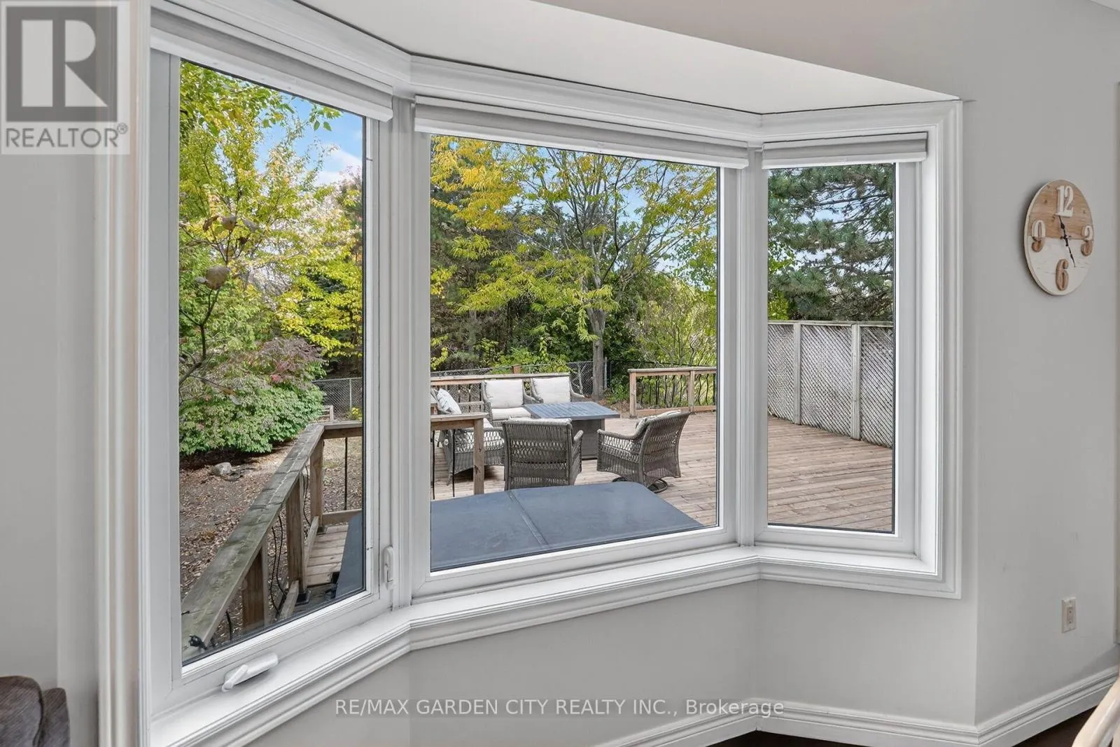 3993 AZALEA CRESCENT