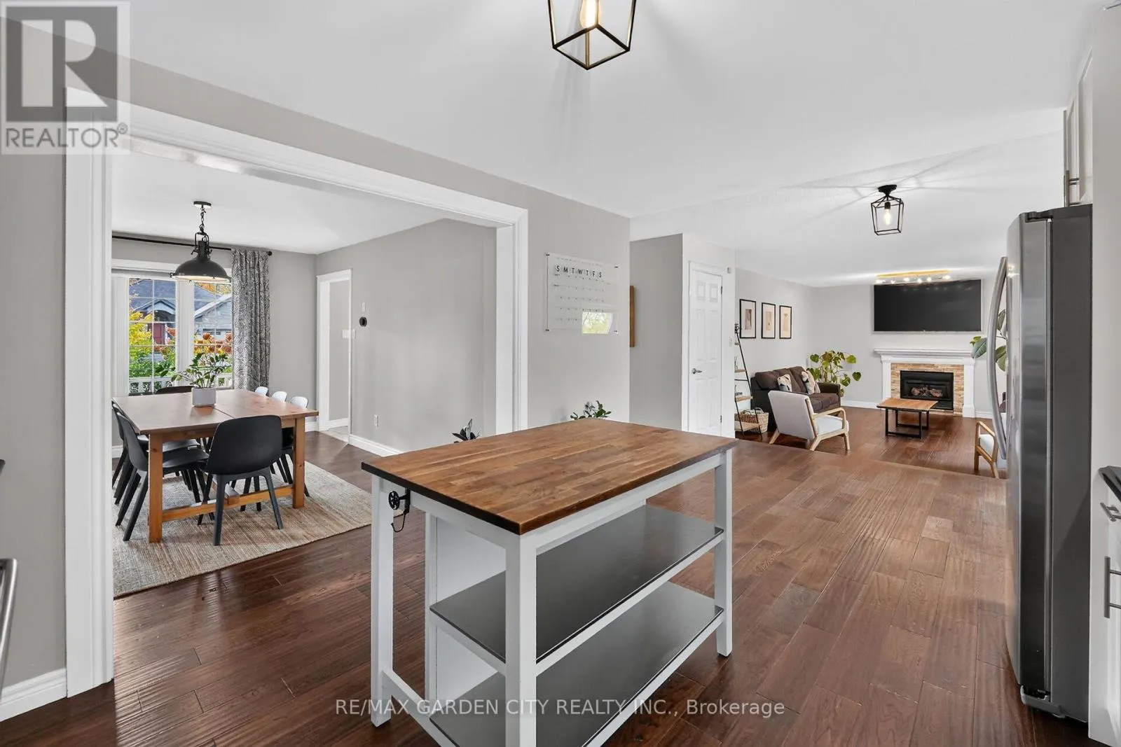 3993 AZALEA CRESCENT