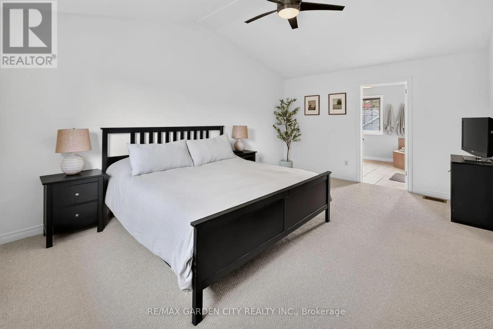 3993 AZALEA CRESCENT