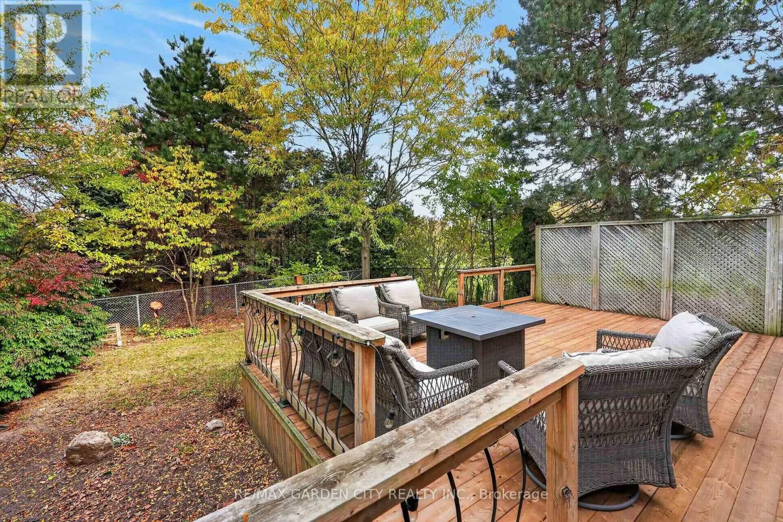 3993 AZALEA CRESCENT