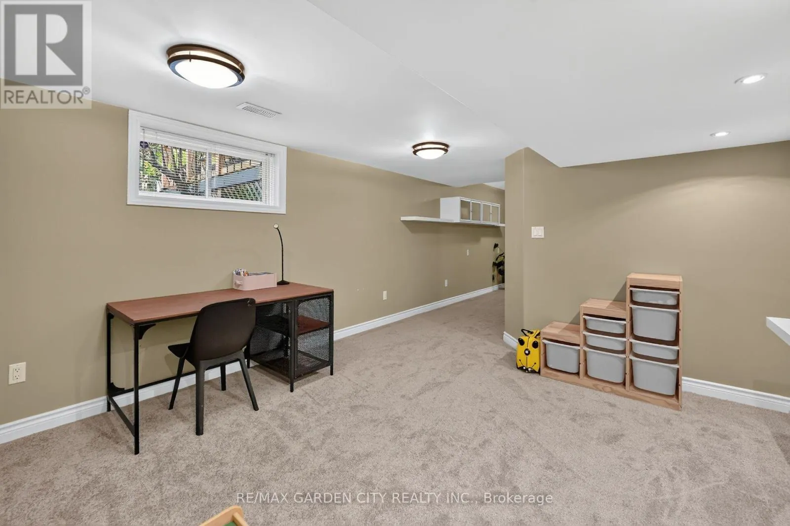 3993 AZALEA CRESCENT