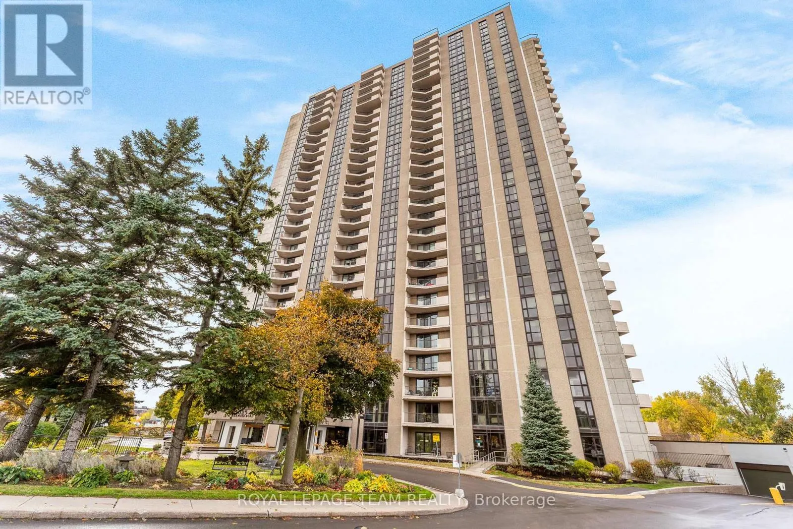 2705 - 1025 RICHMOND ROAD
