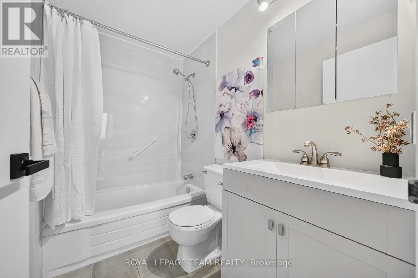 2705 - 1025 RICHMOND ROAD