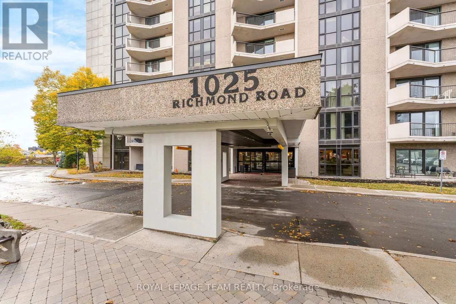 2705 - 1025 RICHMOND ROAD