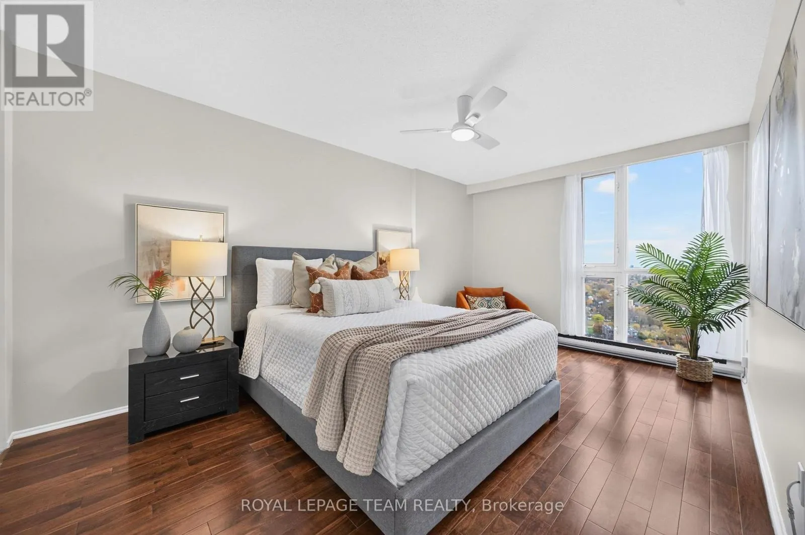 2705 - 1025 RICHMOND ROAD