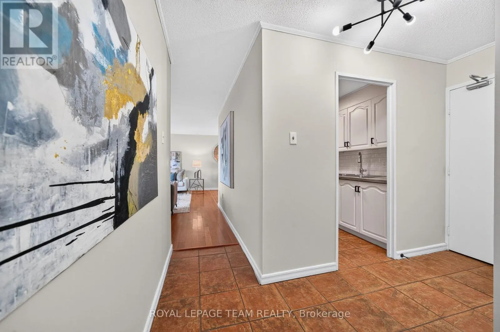 2705 - 1025 RICHMOND ROAD