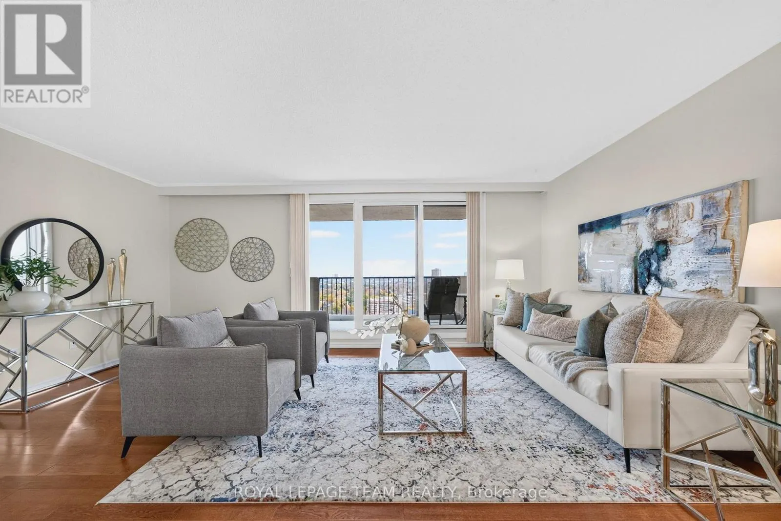 2705 - 1025 RICHMOND ROAD