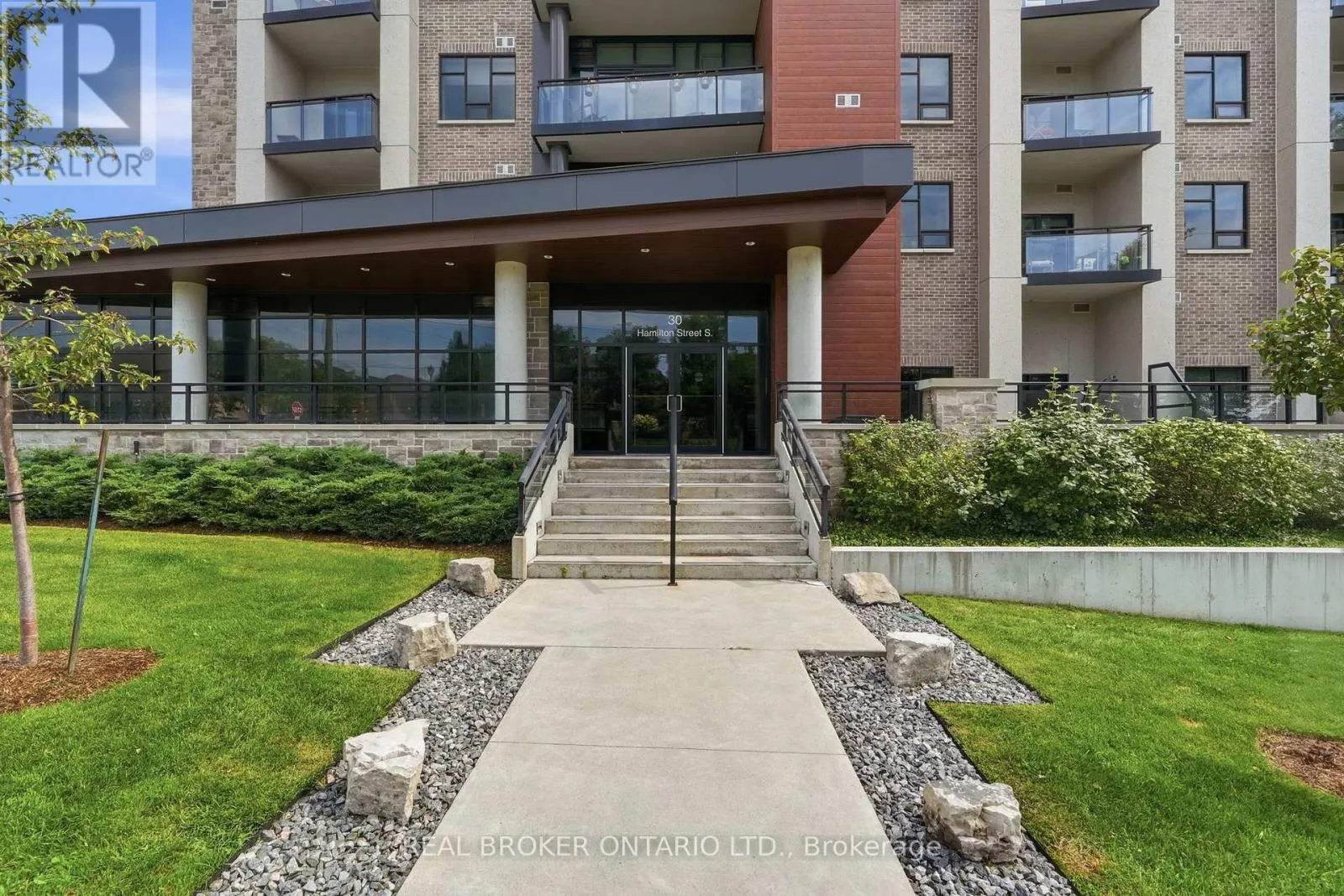 101 - 30 HAMILTON STREET S