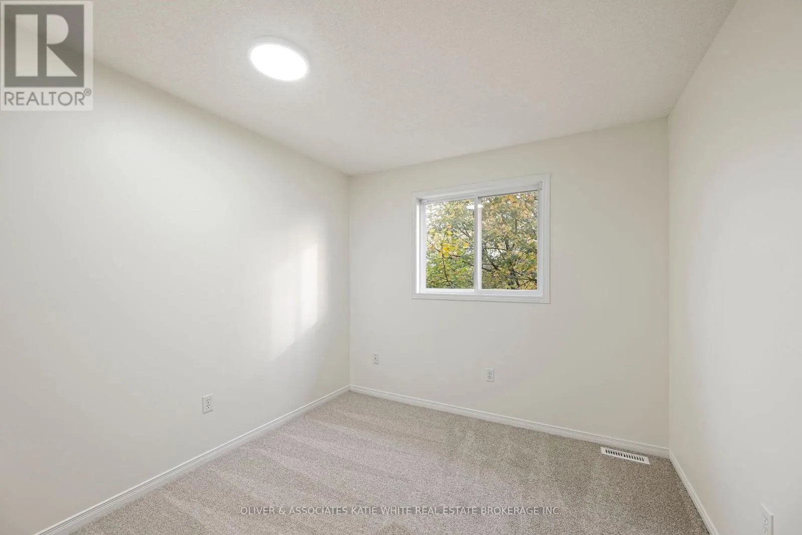20 - 1600 MICKLEBOROUGH DRIVE #20