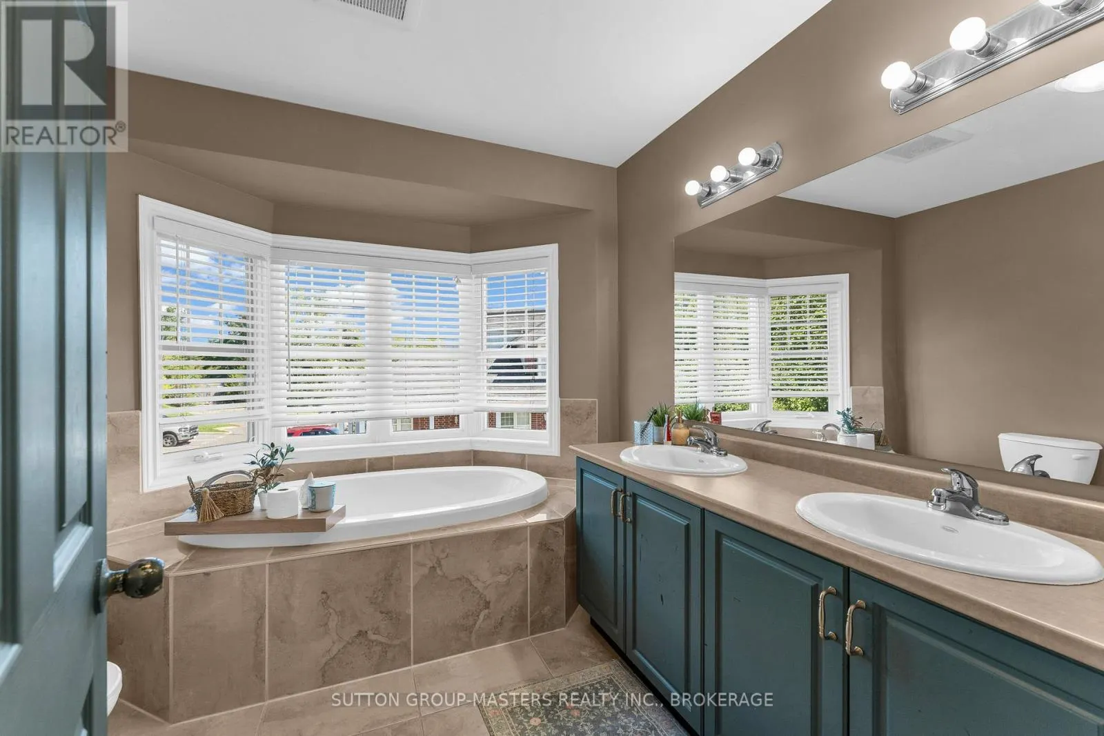 901 NEWMARKET LANE