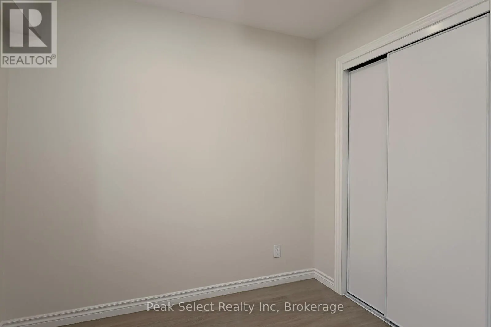 21 - 20 WATER STREET SOUTH #21