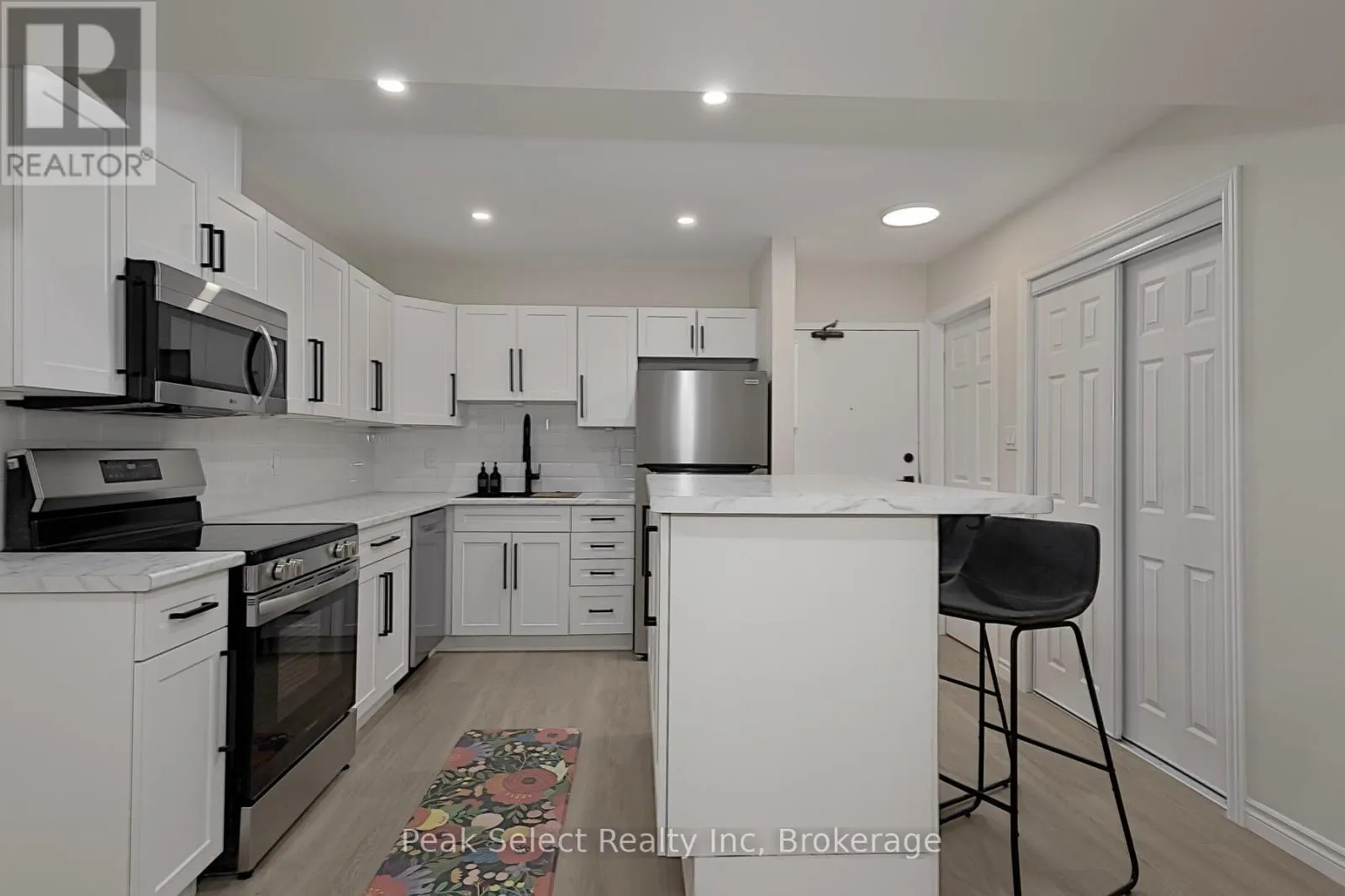 21 - 20 WATER STREET SOUTH #21