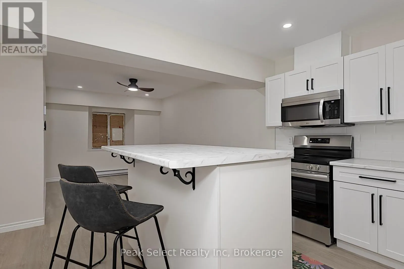 21 - 20 WATER STREET SOUTH #21