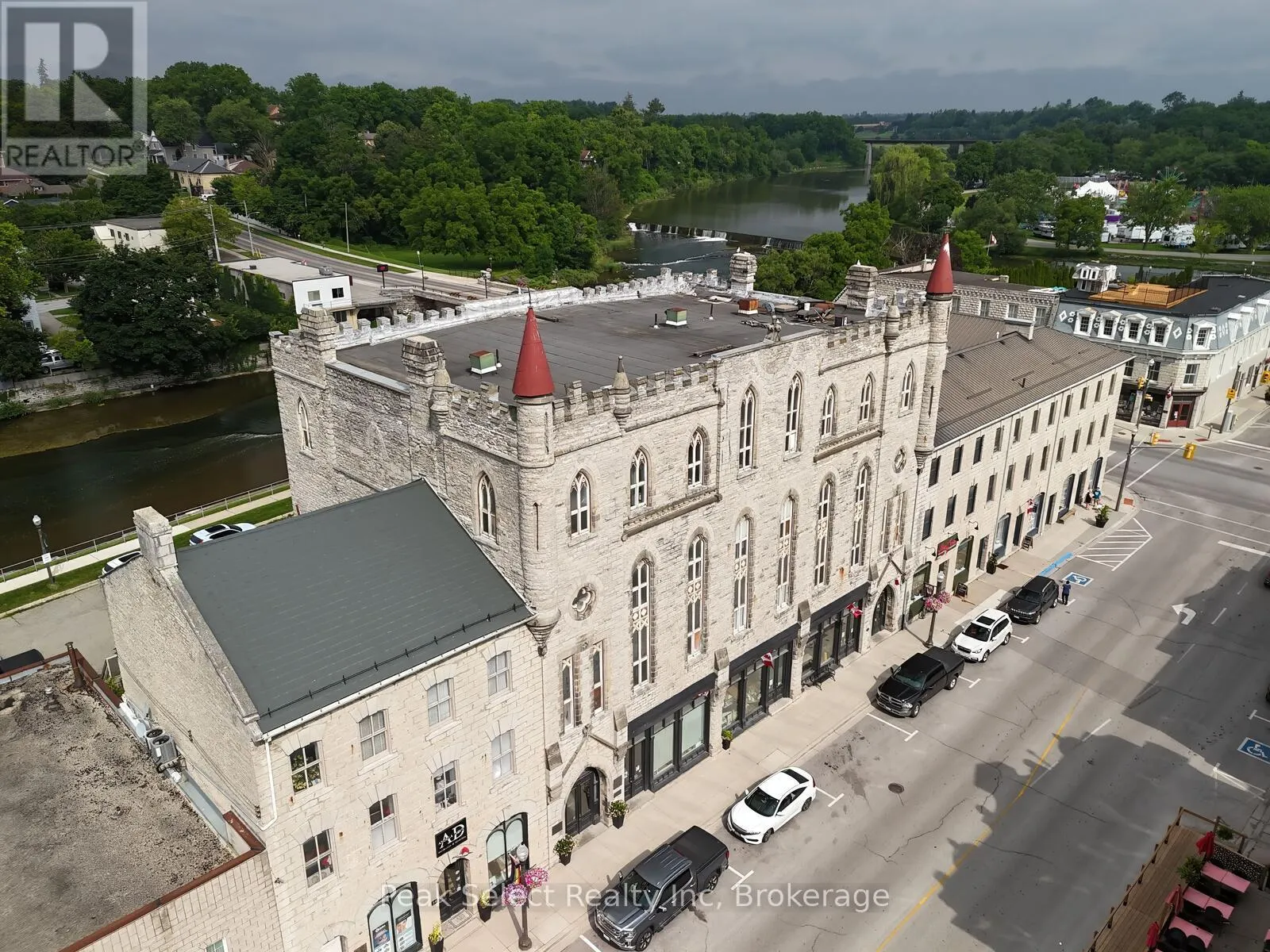 21 - 20 WATER STREET SOUTH #21
