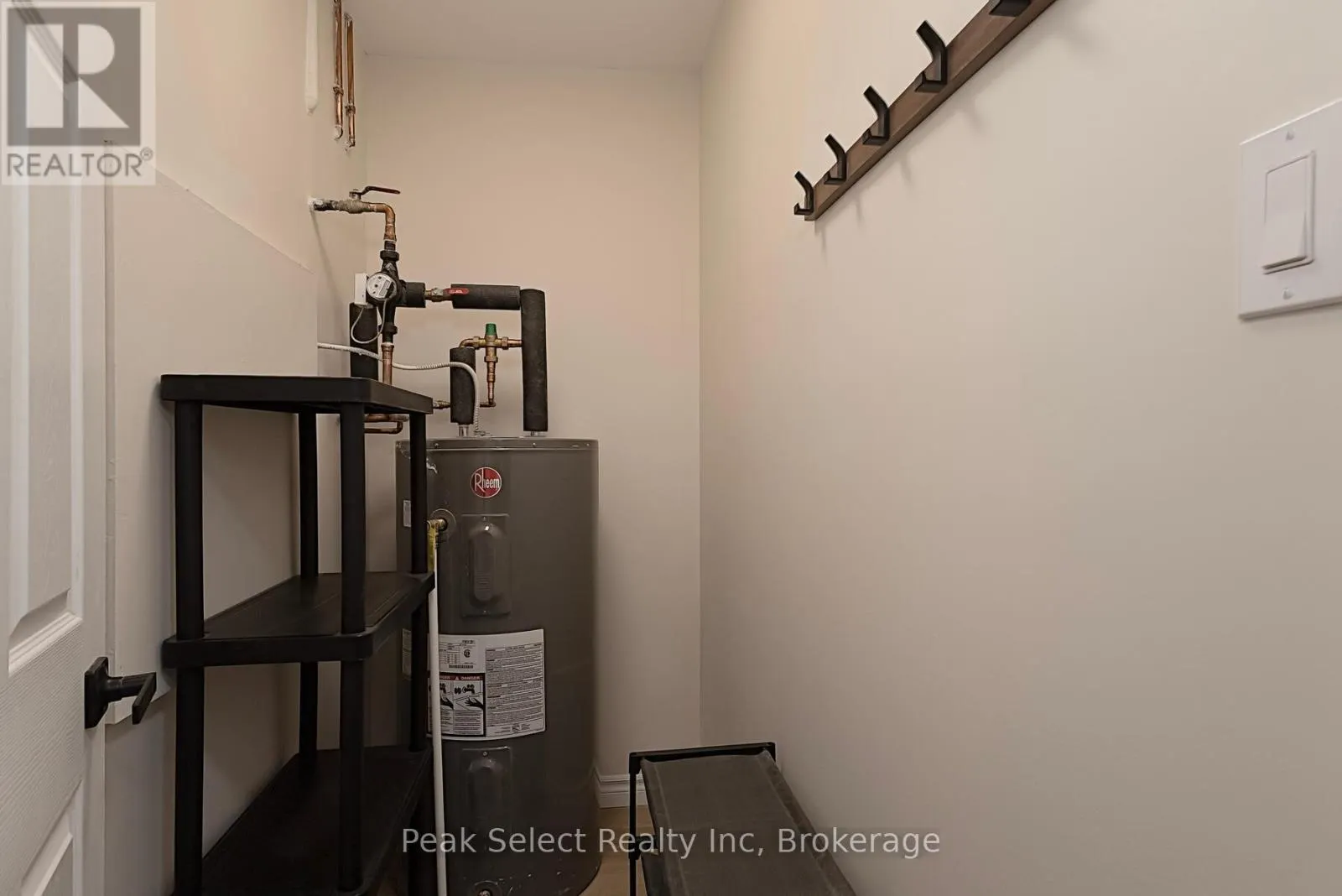 21 - 20 WATER STREET SOUTH #21