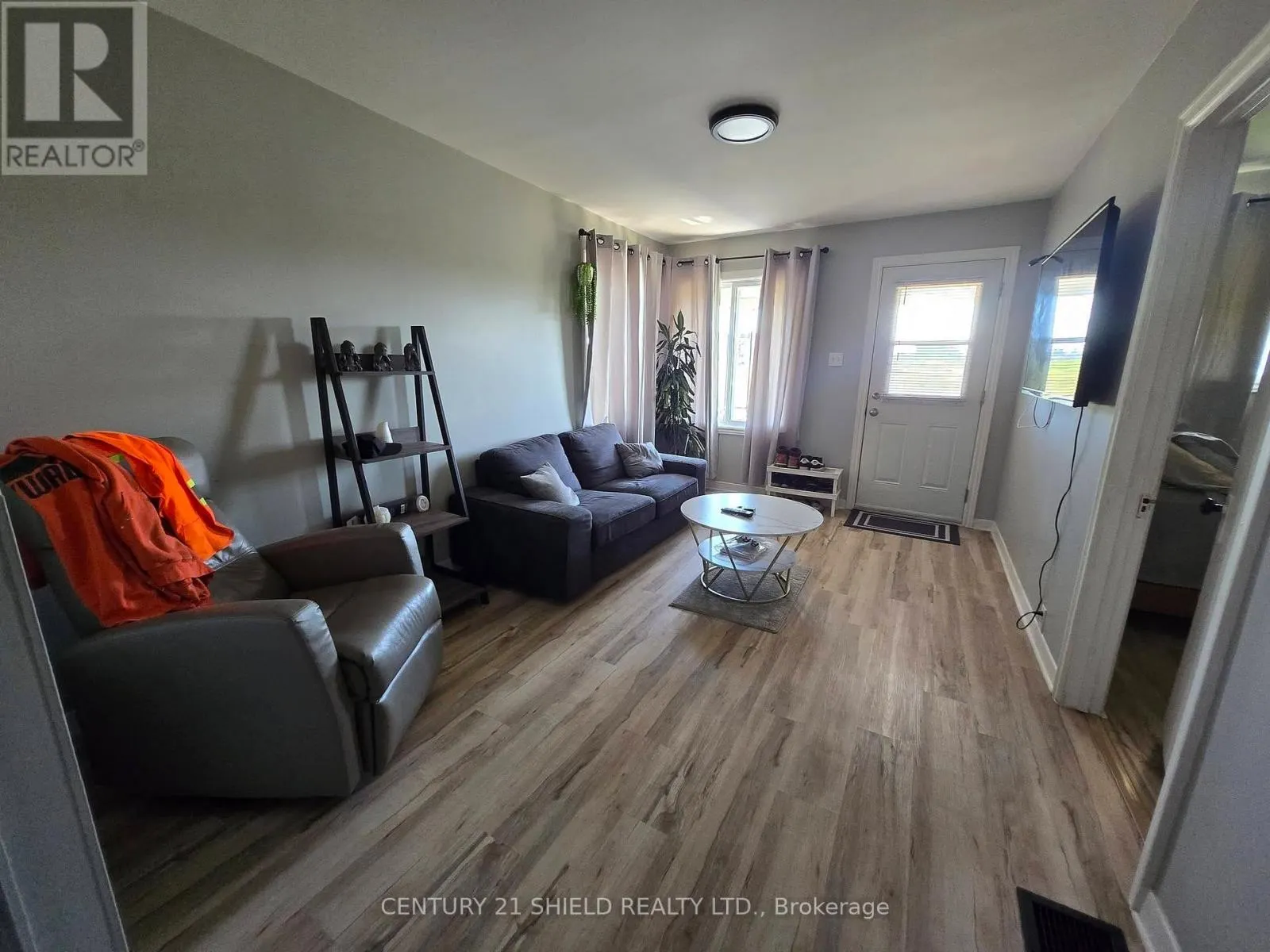 48 DANIS STREET