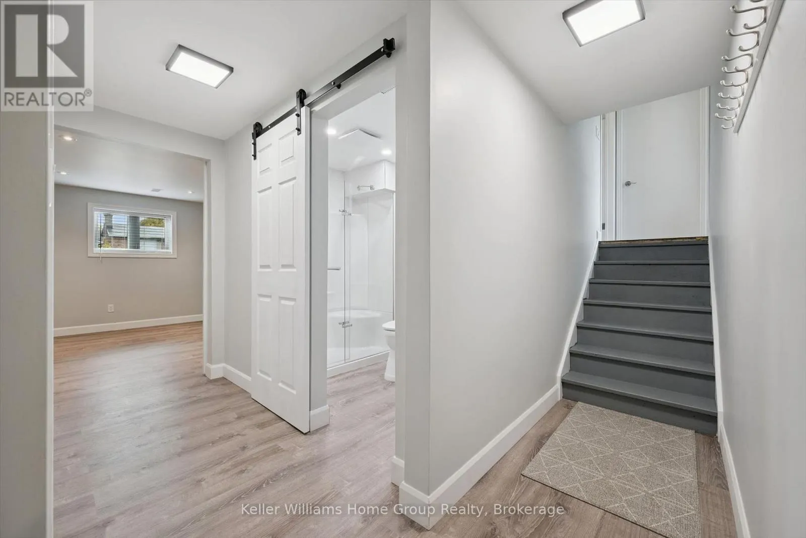 266 COLBORNE STREET E