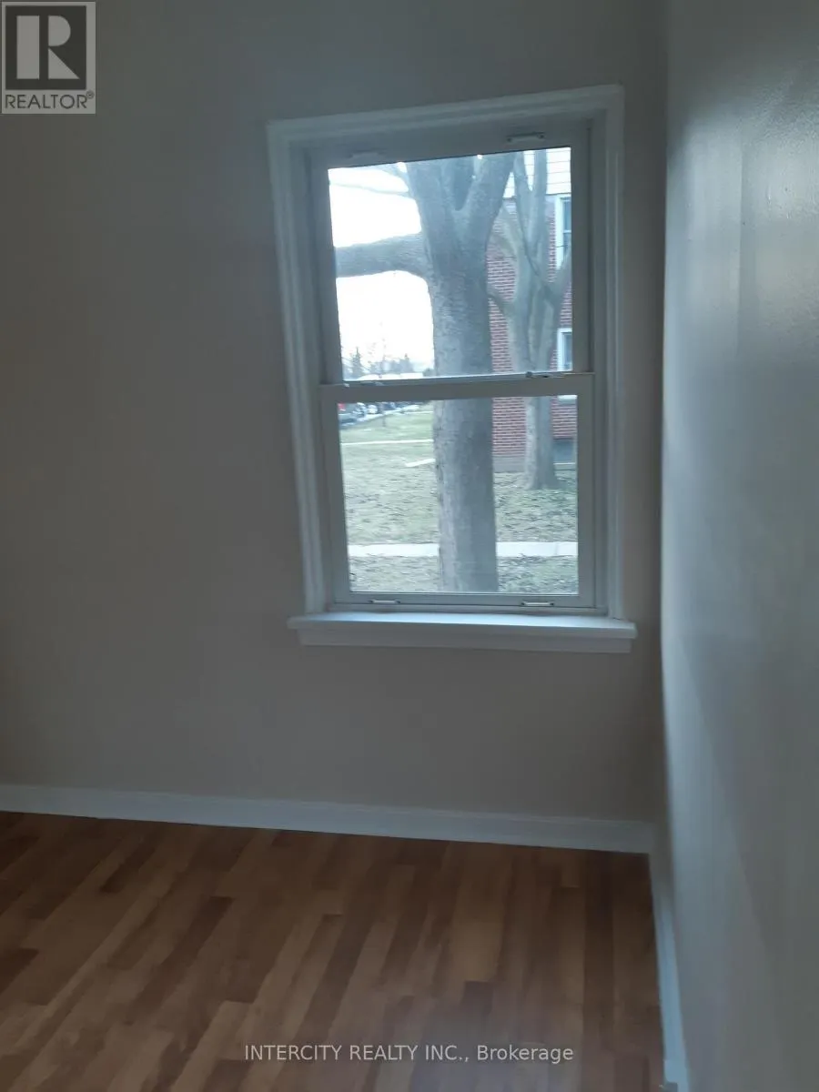 P77 - 5150 WYANDOTTE STREET E