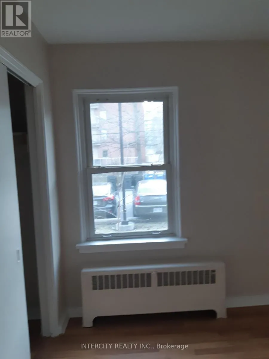 P77 - 5150 WYANDOTTE STREET E