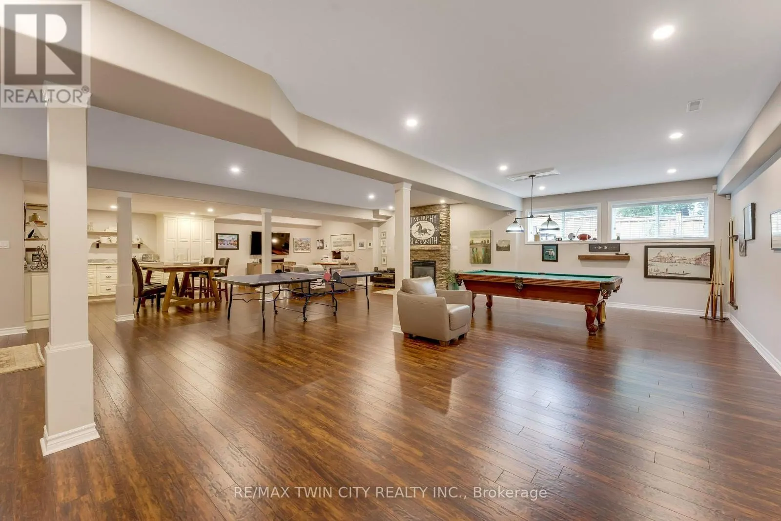 213 EDGEWATER CRESCENT